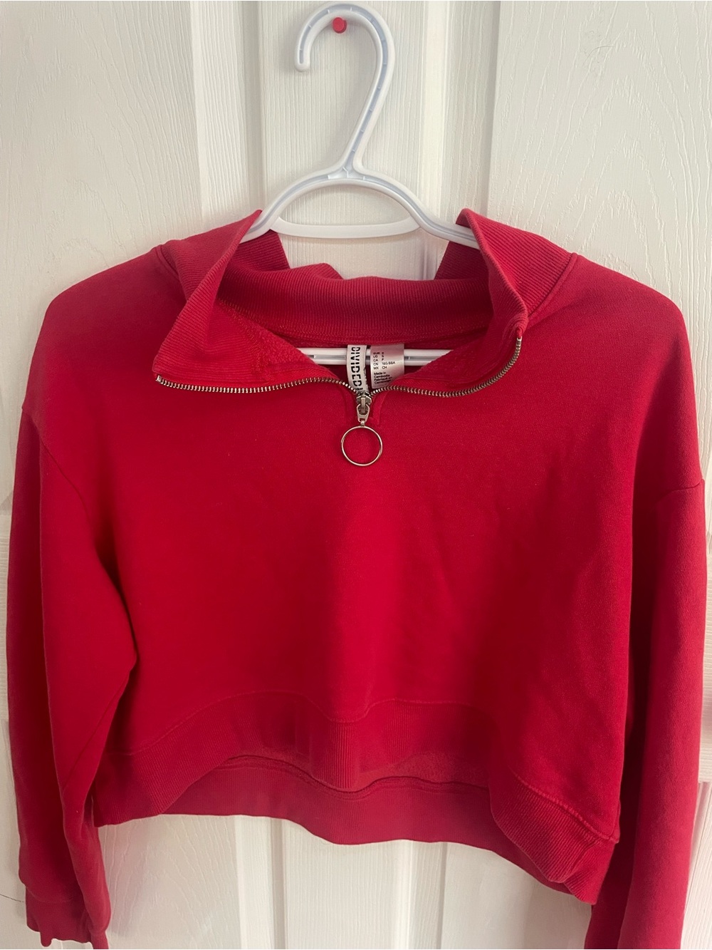 H&M Divided Ring-Pull Half-Zip Sweatshirt in Bright Red